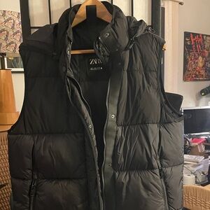 Zara women Black Puffer Vest
